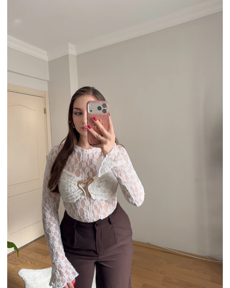 Gold Aksesuarlı Beyaz Dantel Body