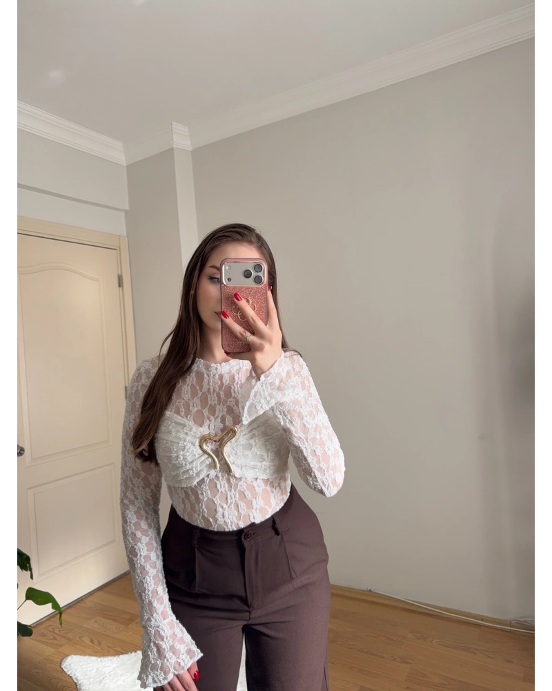 Gold Aksesuarlı Beyaz Dantel Body