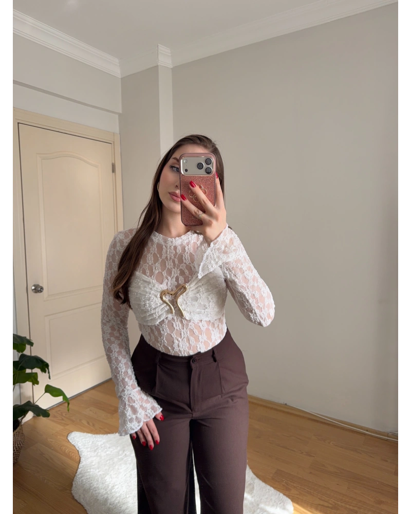 Gold Aksesuarlı Beyaz Dantel Body