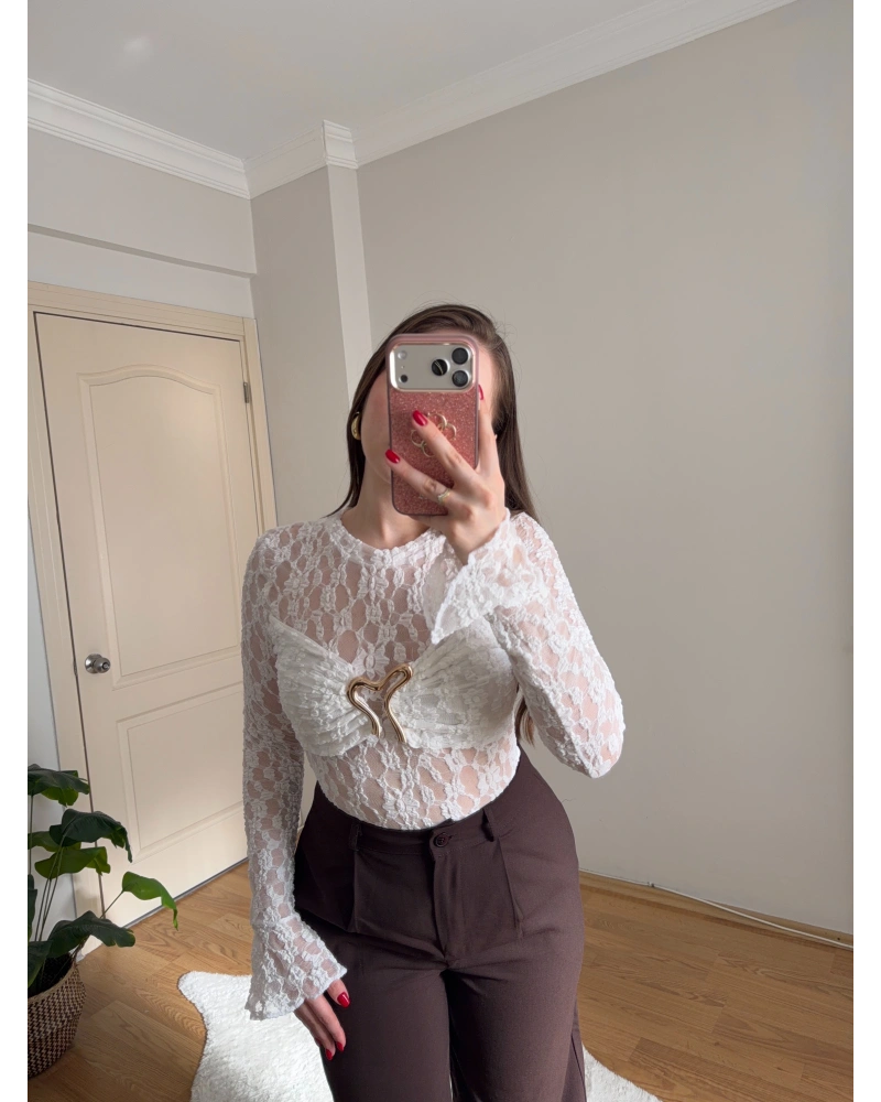 Gold Aksesuarlı Beyaz Dantel Body