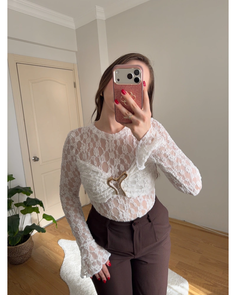 Gold Aksesuarlı Beyaz Dantel Body