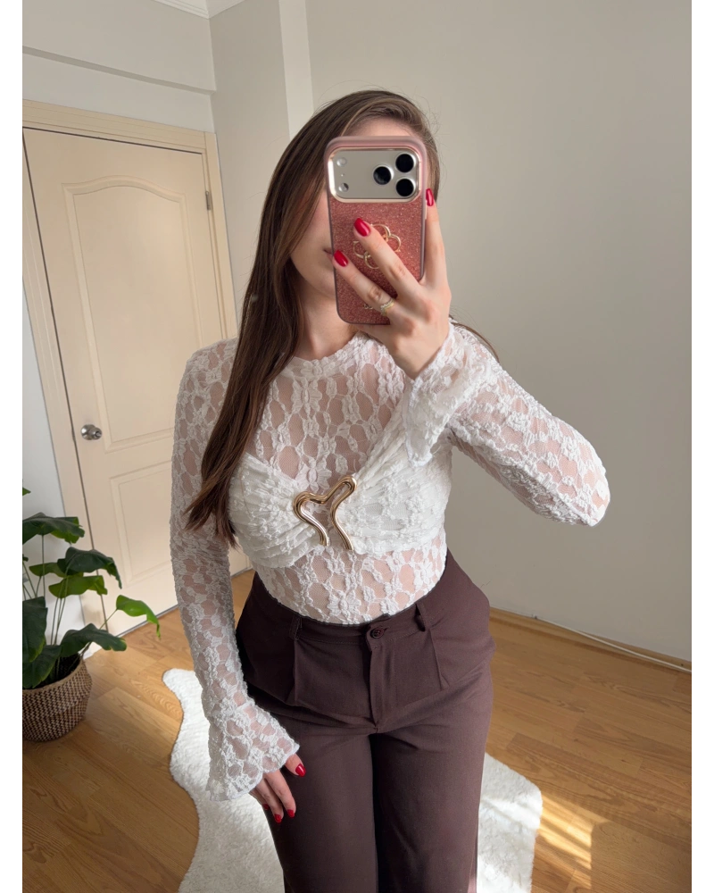 Gold Aksesuarlı Beyaz Dantel Body