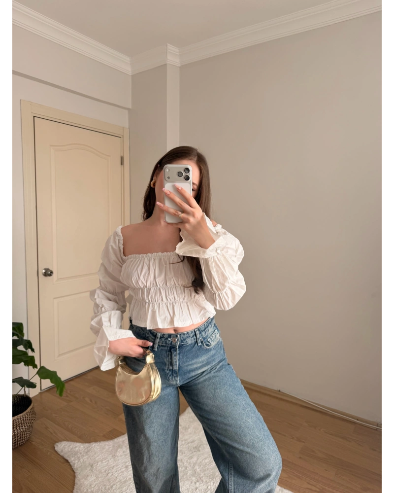 Balon Kol Omzu Açık Beyaz Crop Bluz