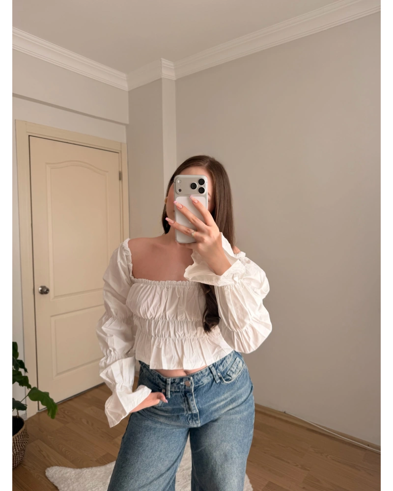 Balon Kol Omzu Açık Beyaz Crop Bluz