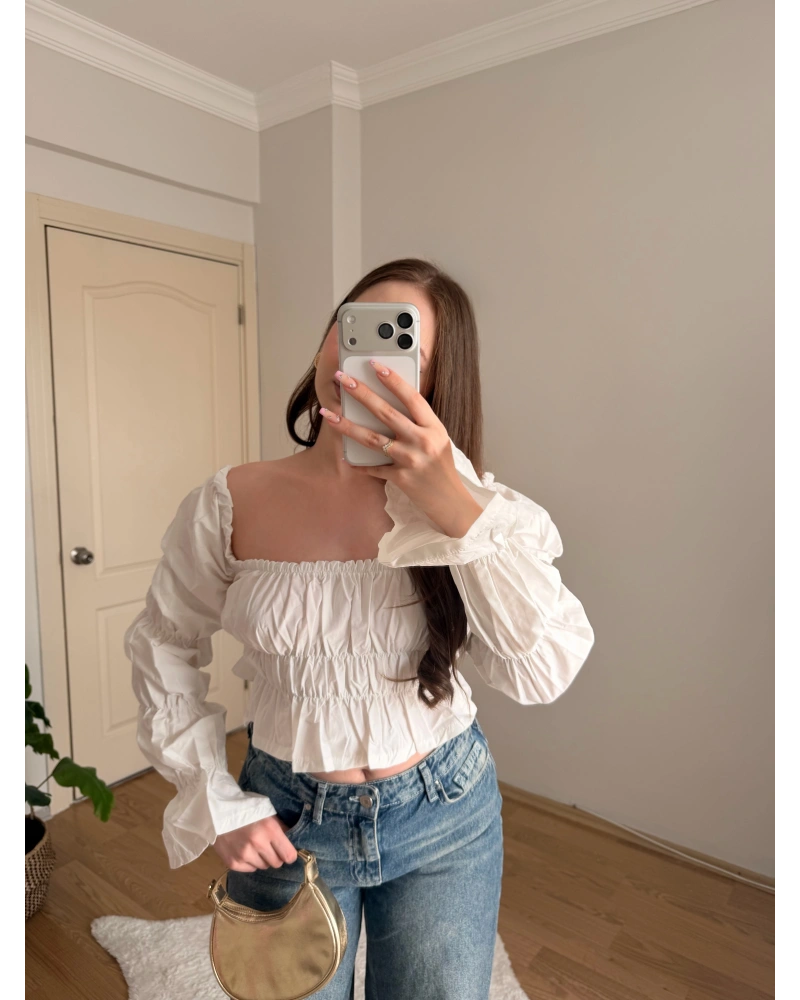 Balon Kol Omzu Açık Beyaz Crop Bluz