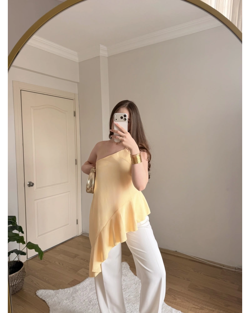 Fırfırlı Sarı Tek Askılı Bluz