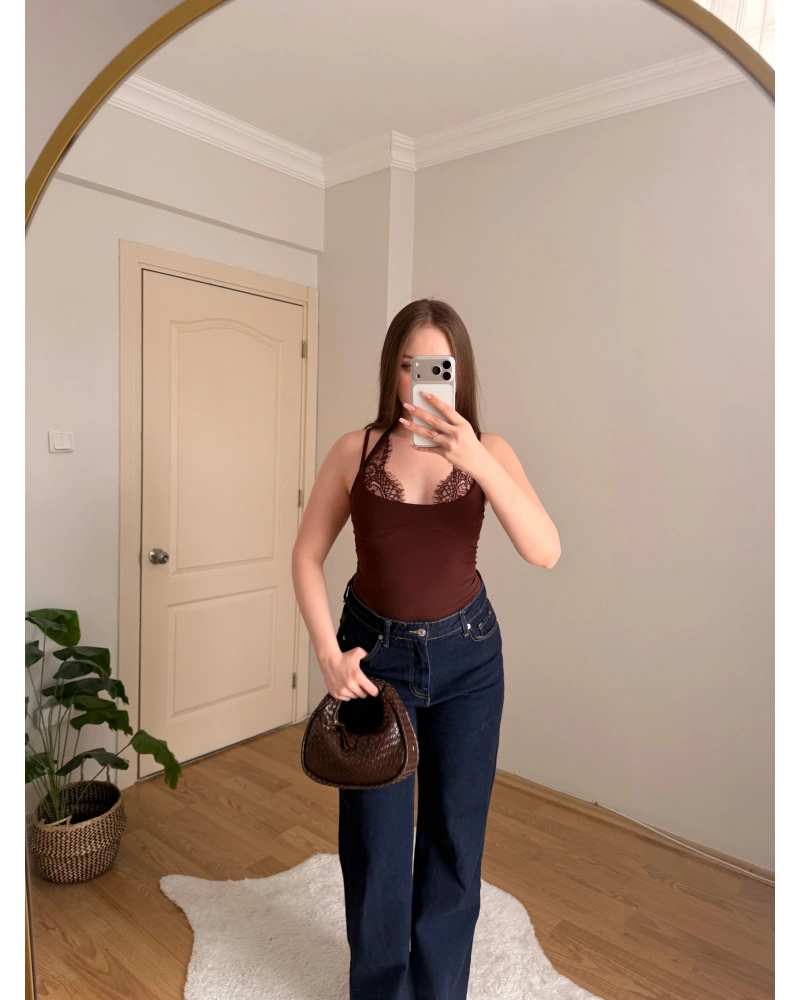 Dantel Detaylı Askılı Kahve Body