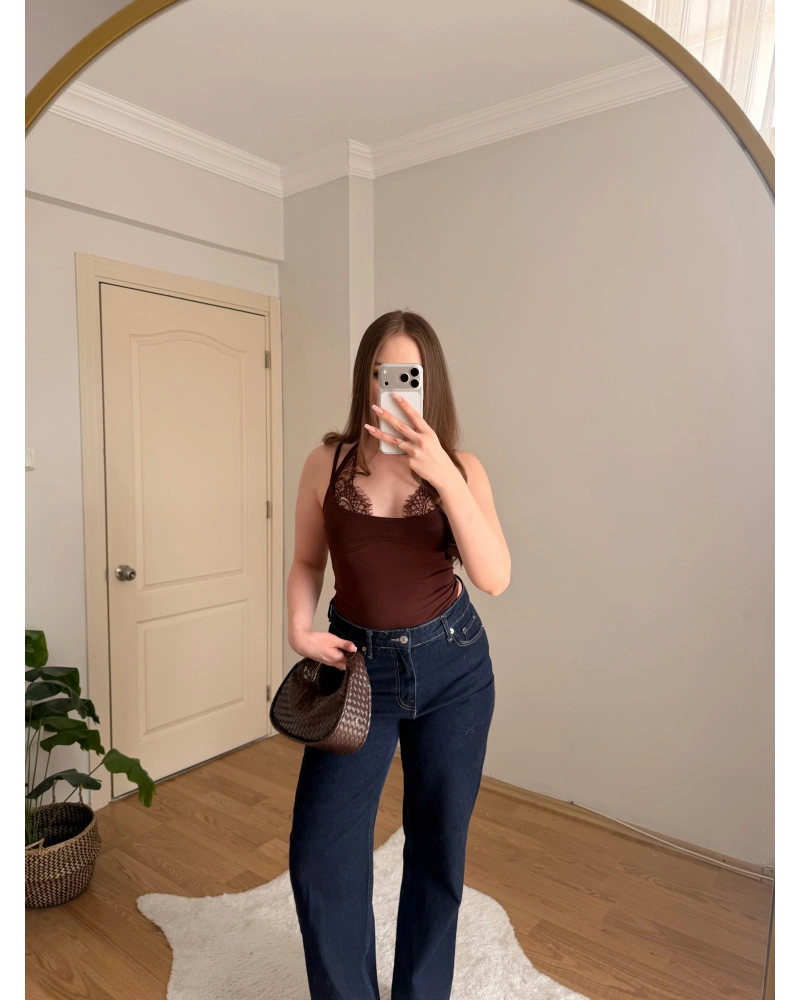 Dantel Detaylı Askılı Kahve Body