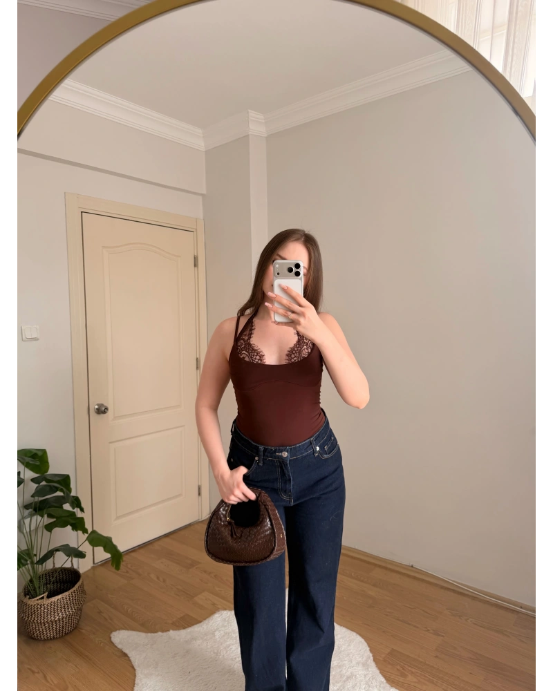 Dantel Detaylı Askılı Kahve Body