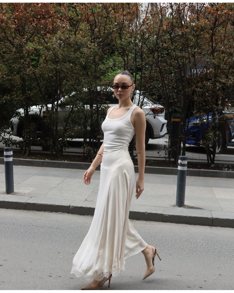 Dantel Detaylı Mikonos Bej Etek