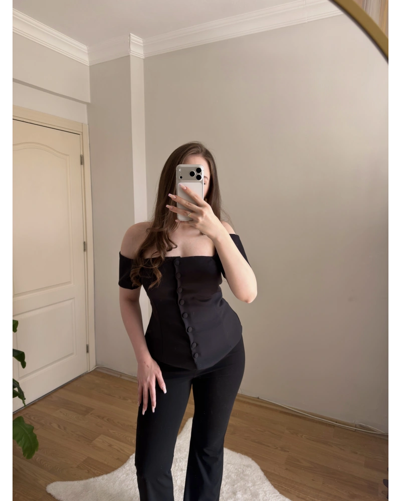 Düğmeli Omzu Açık Siyah Korse Bluz