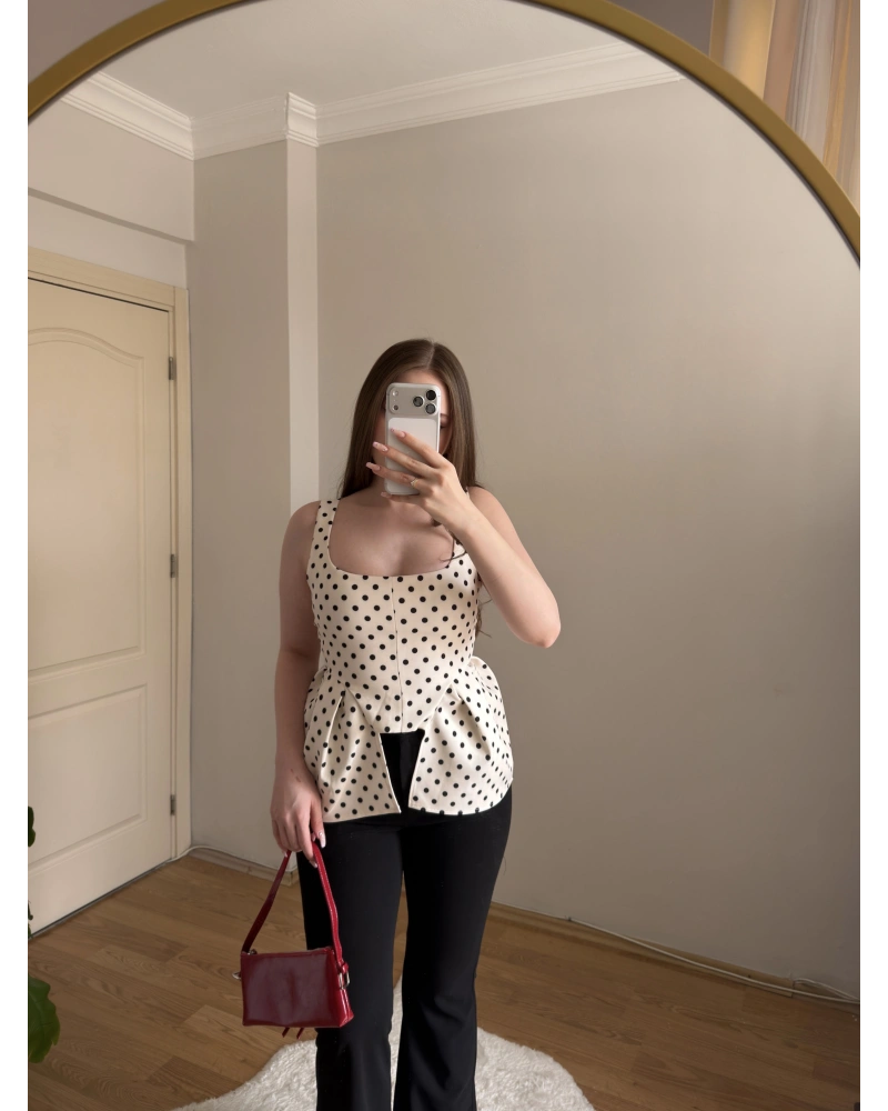 Puantiyeli Bel Detaylı Askılı Bluz