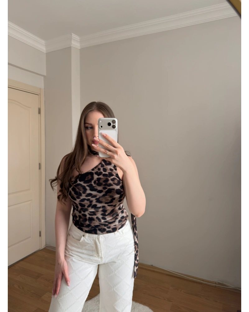 Leopar Desenli Fularlı Tül Bluz