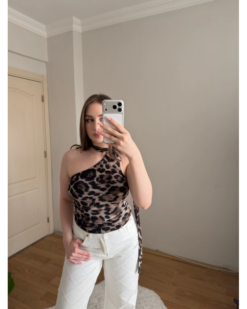 Leopar Desenli Fularlı Tül Bluz