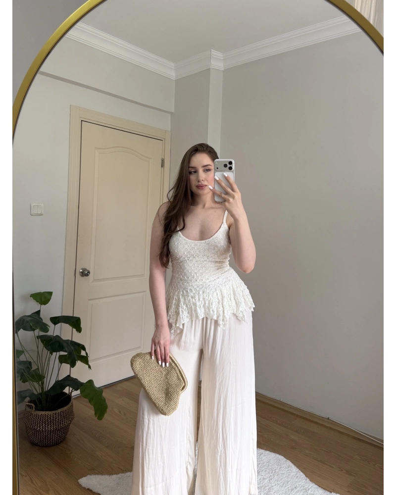 İnce Askılı Ekru Dantel Bluz