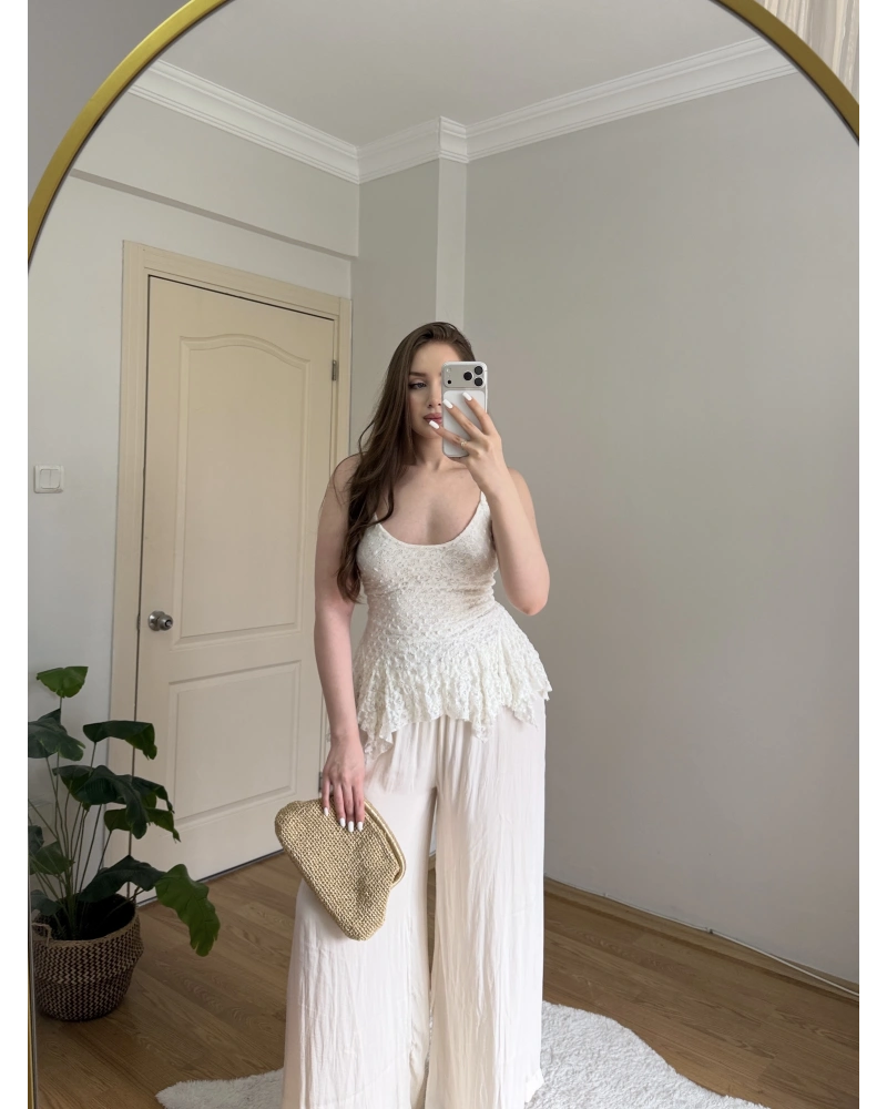 İnce Askılı Ekru Dantel Bluz