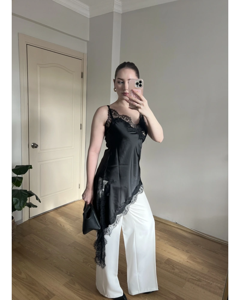 Asklılı Dantel Detaylı Siyah Saten Bluz