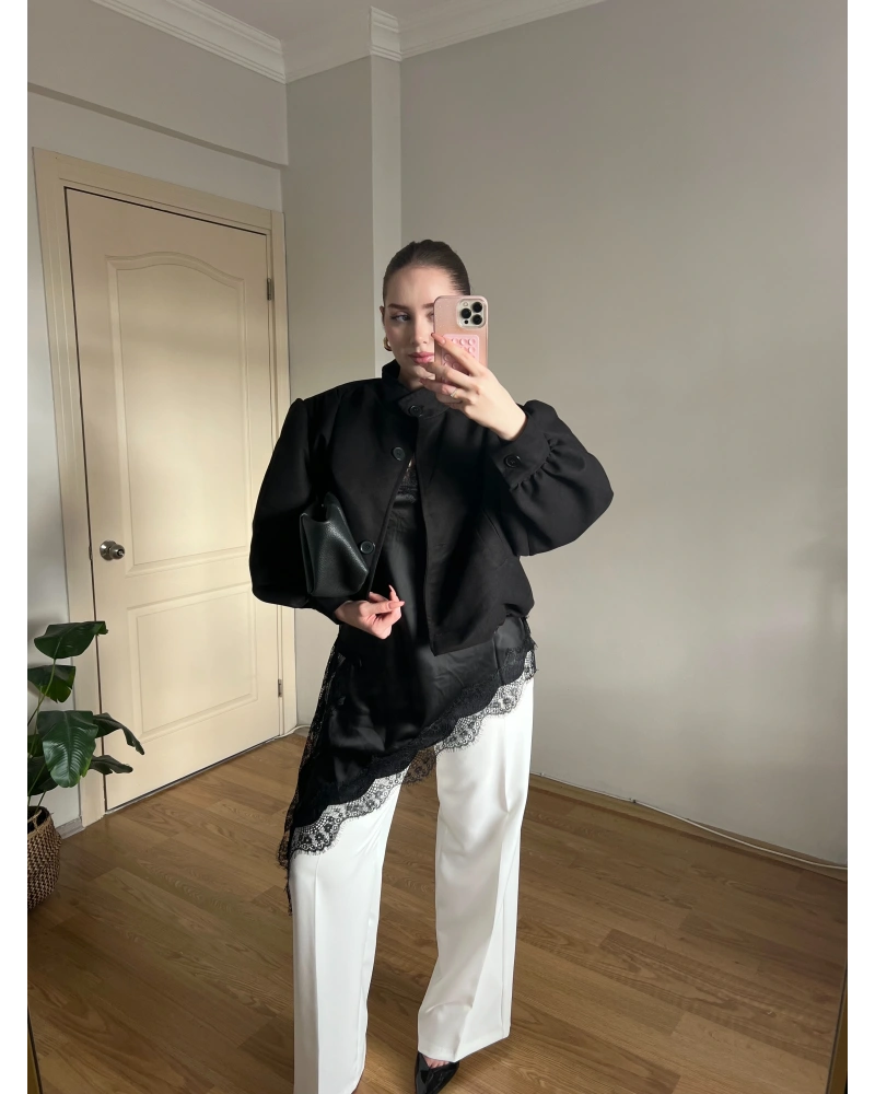 Asklılı Dantel Detaylı Siyah Saten Bluz