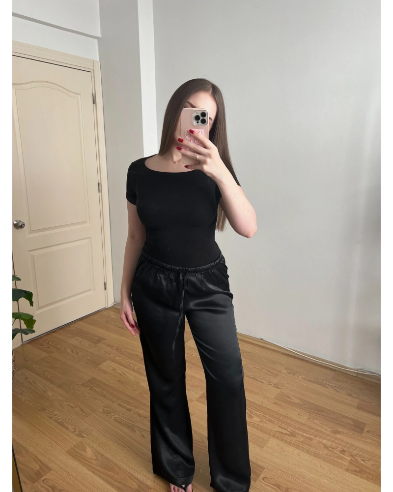 Beli Lastikli Siyah Saten Pantolon