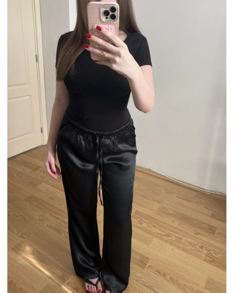 Beli Lastikli Siyah Saten Pantolon