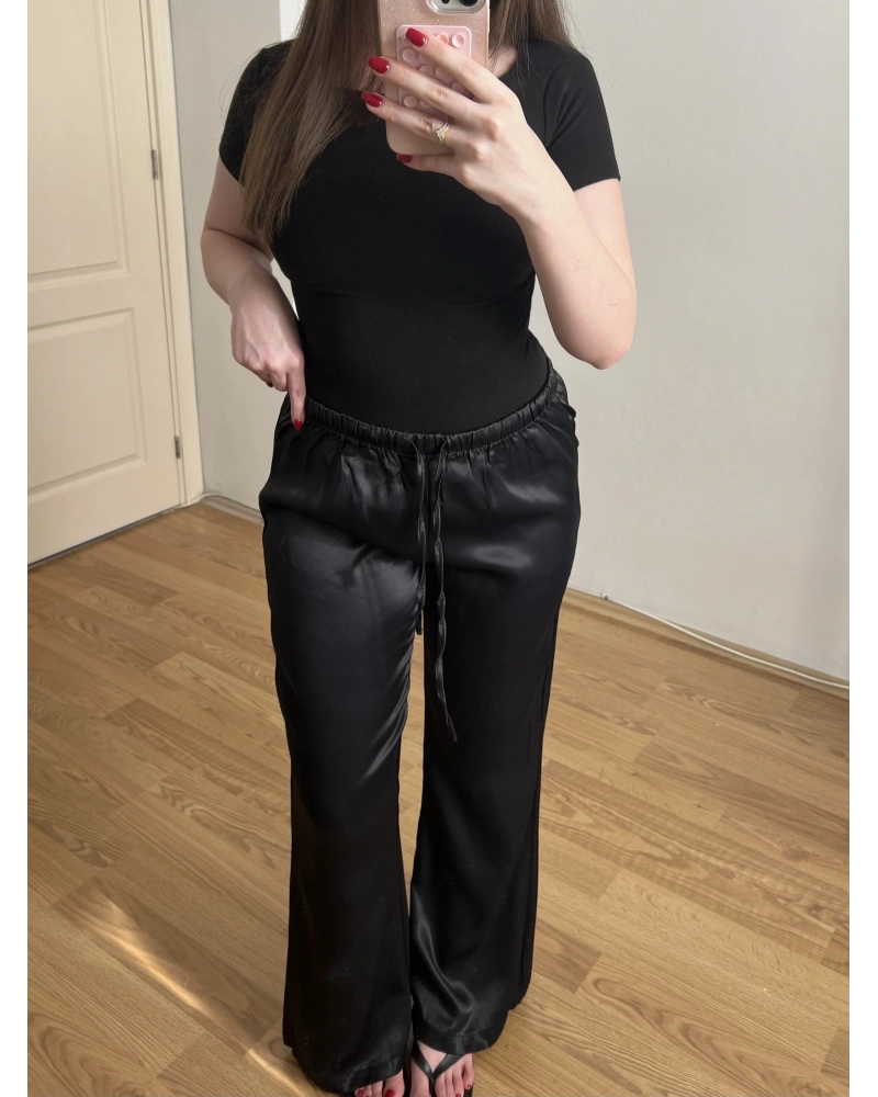Beli Lastikli Siyah Saten Pantolon