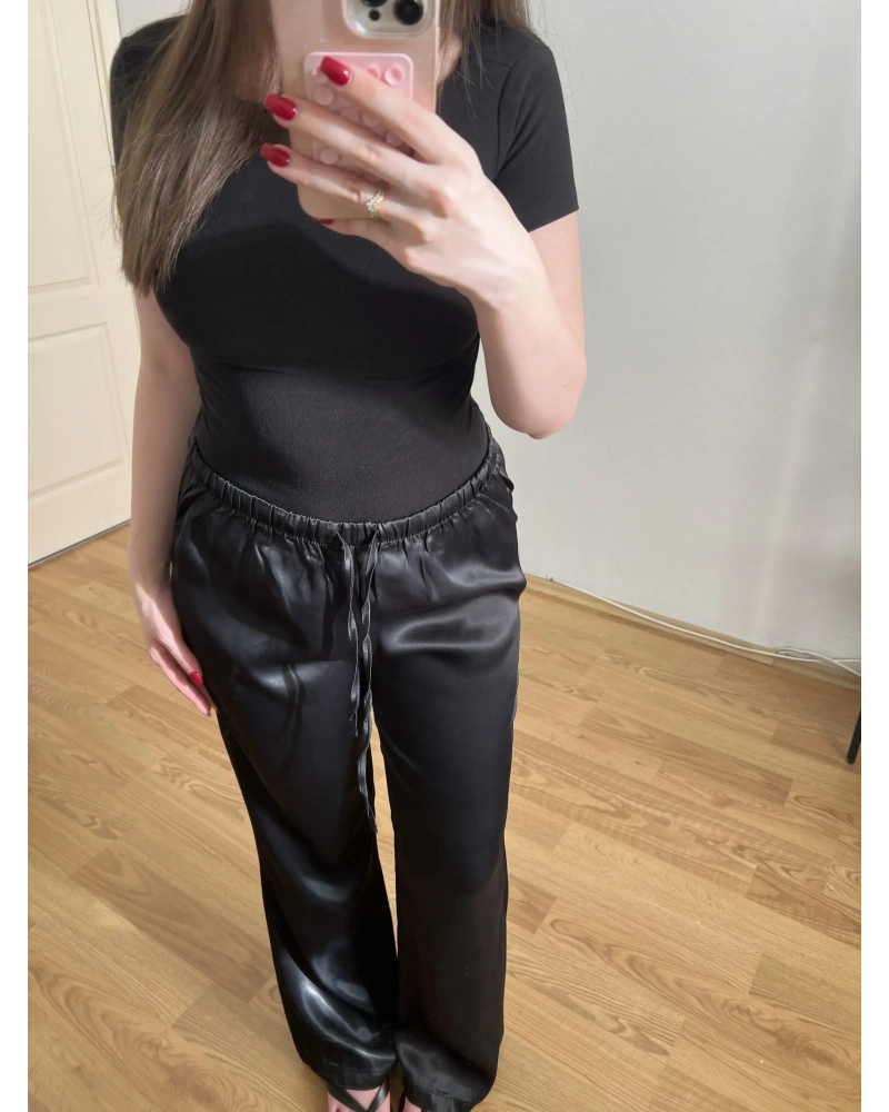 Beli Lastikli Siyah Saten Pantolon