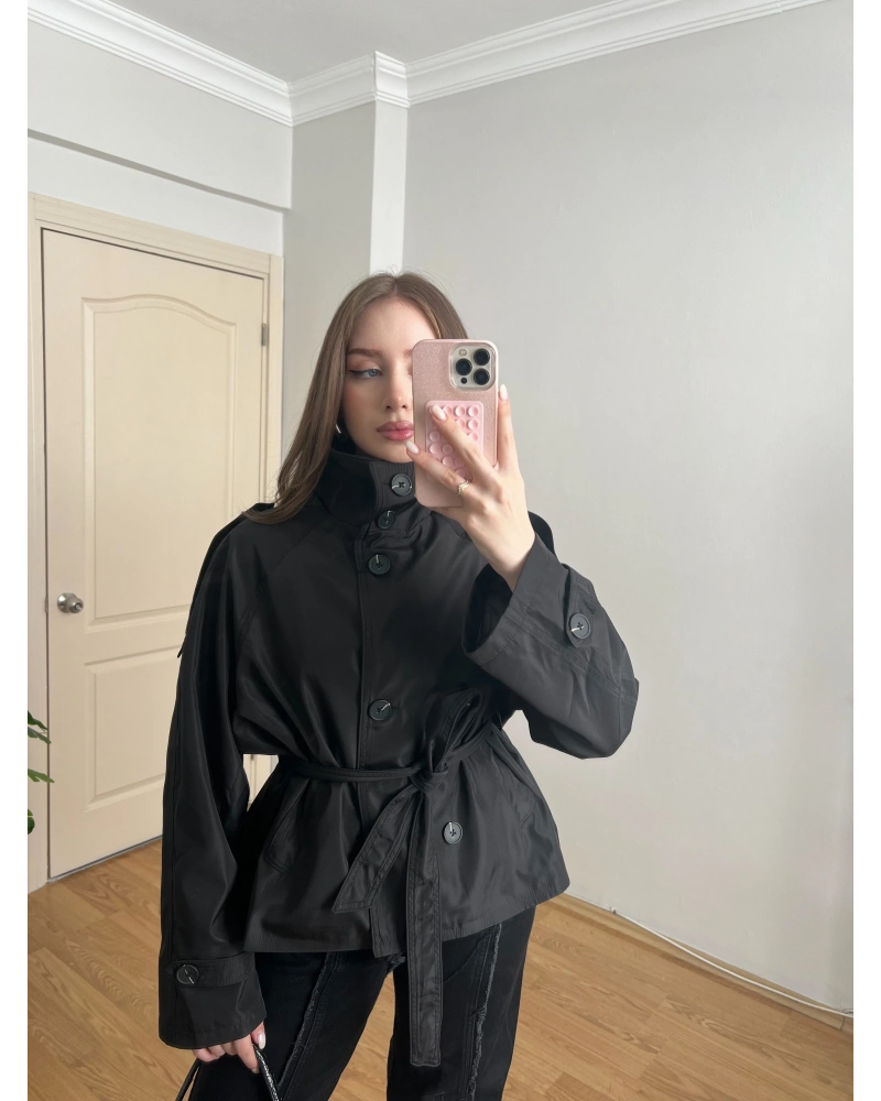 Dik Yaka Kuşaklı Siyah Kısa Trençkot