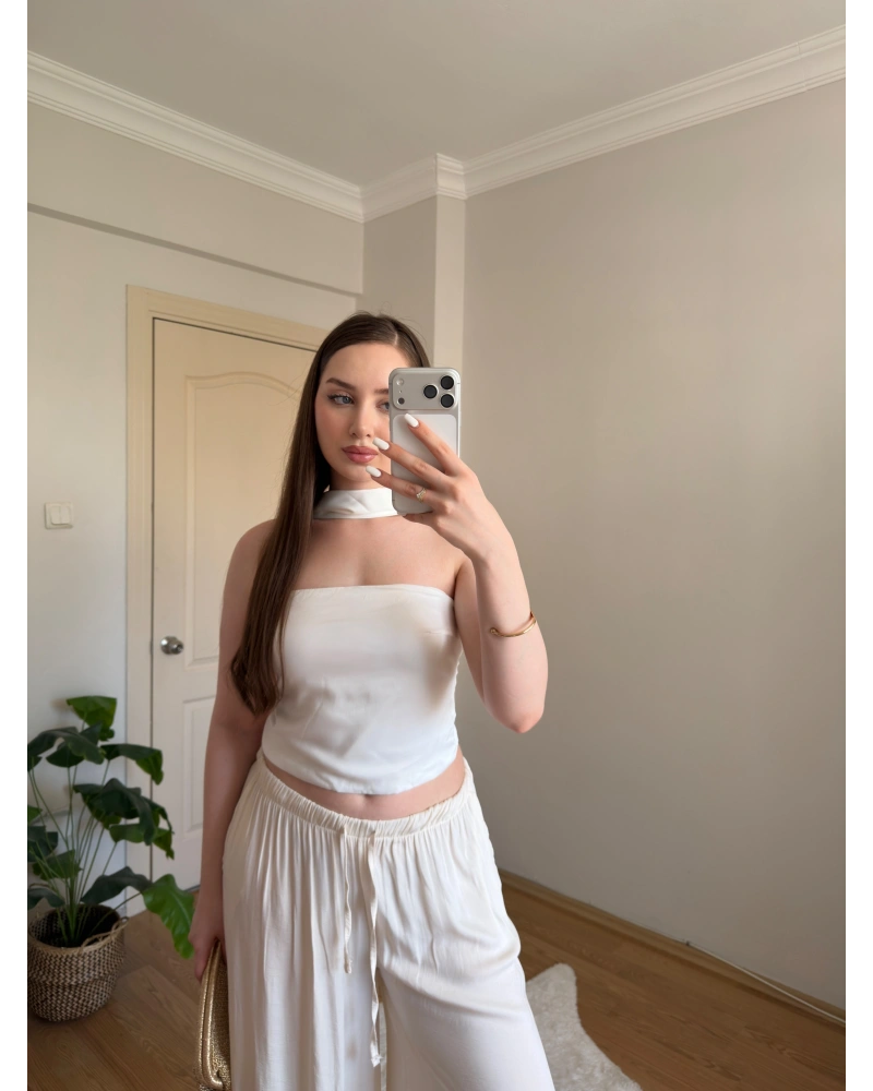 Fular Detaylı Saten Beyaz Crop Bluz