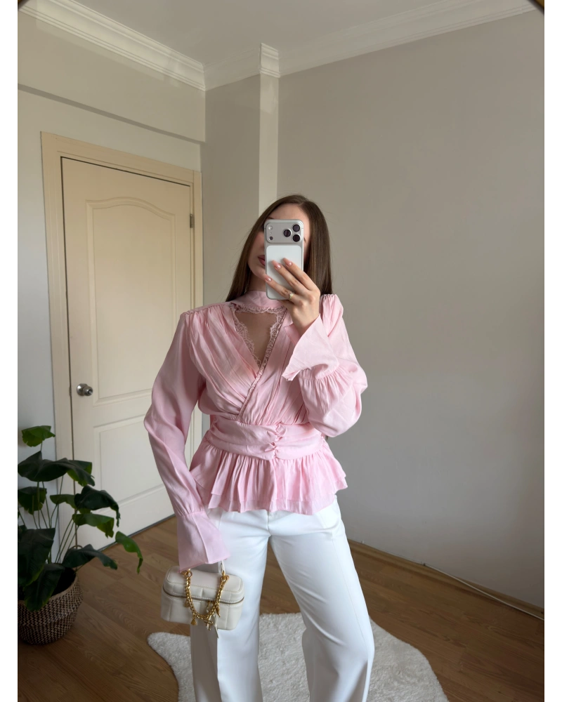 Fularlı Vatkalı Bele Oturan Pembe Bluz