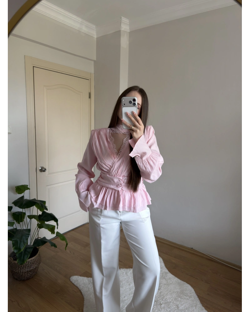 Fularlı Vatkalı Bele Oturan Pembe Bluz
