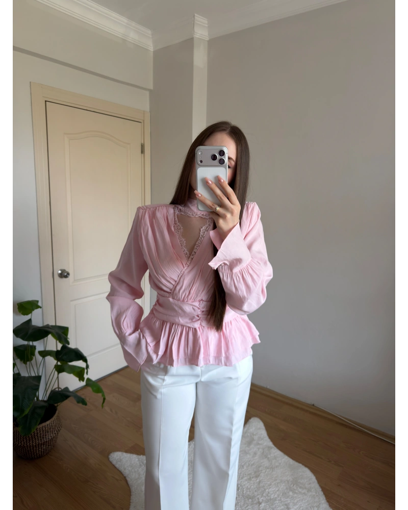 Fularlı Vatkalı Bele Oturan Pembe Bluz