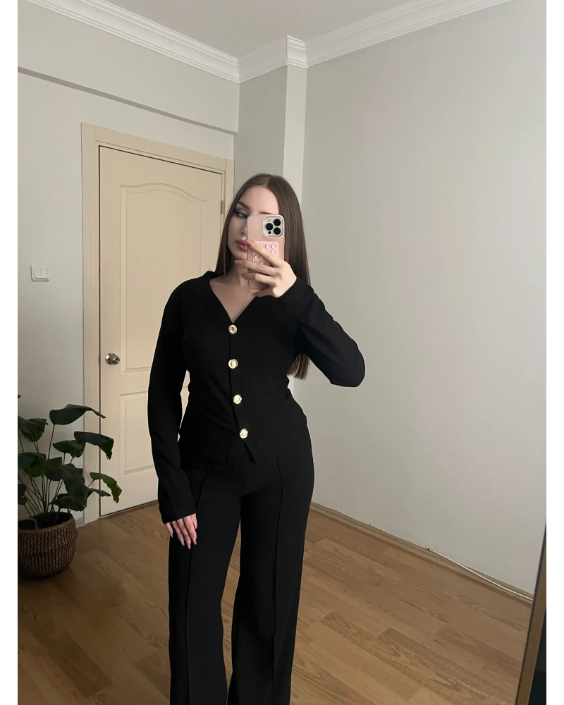 Gold Düğme Detaylı Siyah Pantolon Takım