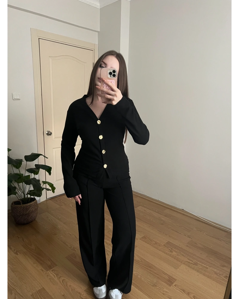 Gold Düğme Detaylı Siyah Pantolon Takım