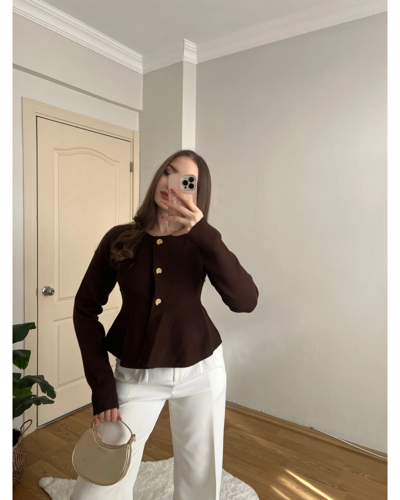 Gold Düğmeli Volan Kesim Kahve Hırka