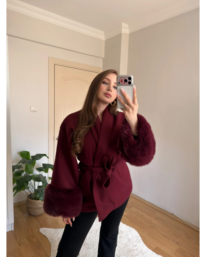 Kuşaklı Kolları Kürklü Bordo Kaban
