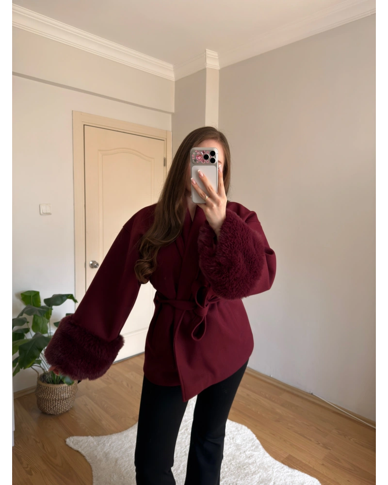 Kuşaklı Kolları Kürklü Bordo Kaban