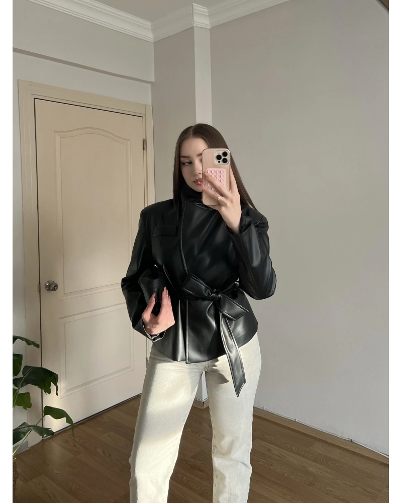 Kuşaklı Siyah Deri Ceket