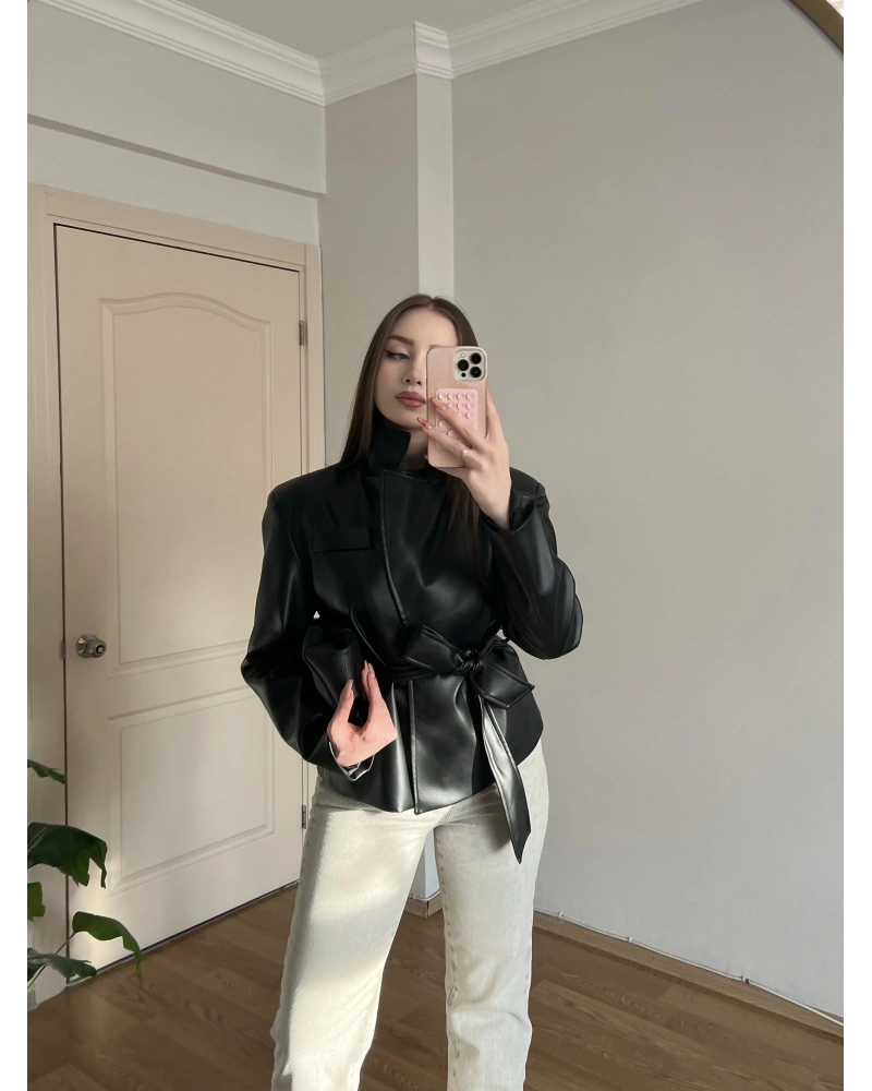 Kuşaklı Siyah Deri Ceket