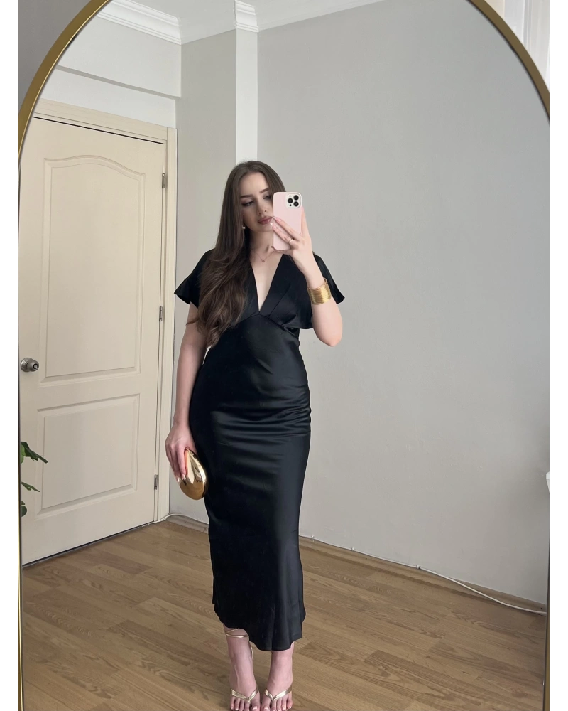 Siyah V Yaka Crep Saten Elbise