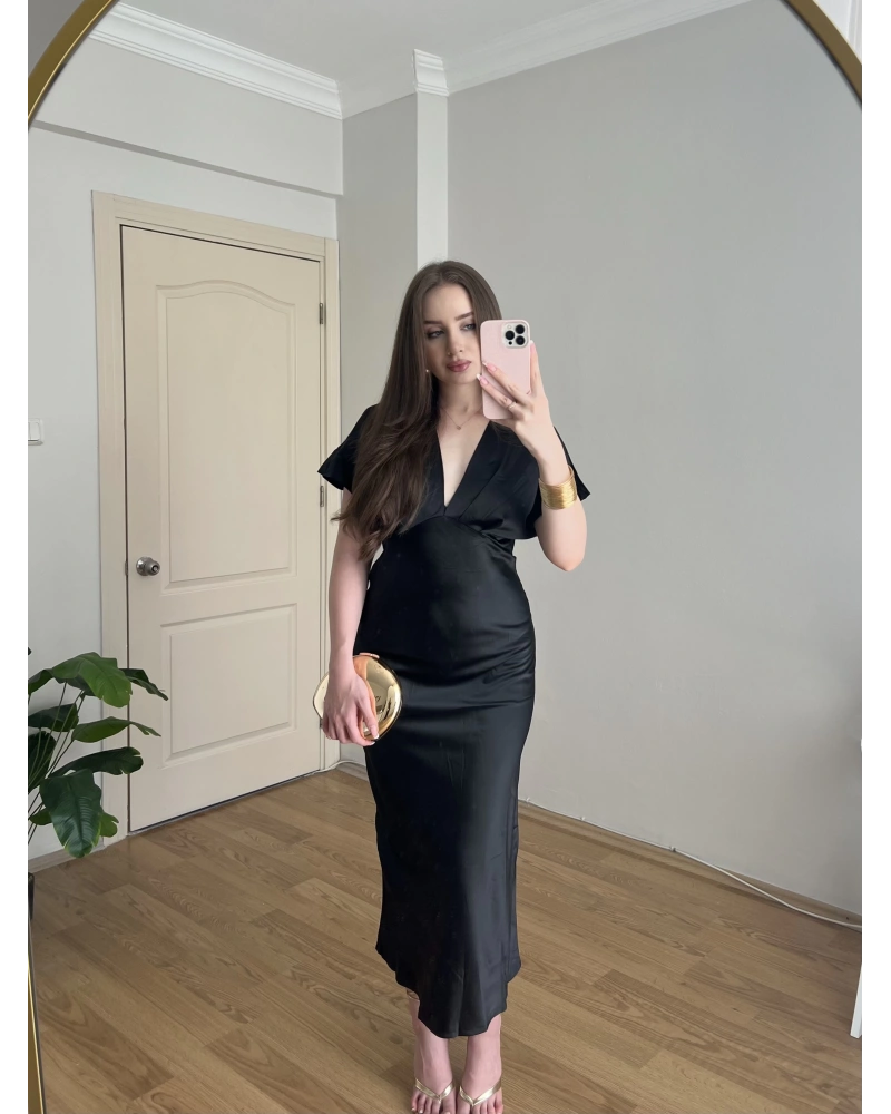 Siyah V Yaka Crep Saten Elbise