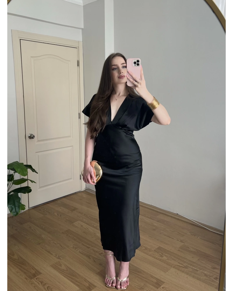 Siyah V Yaka Crep Saten Elbise