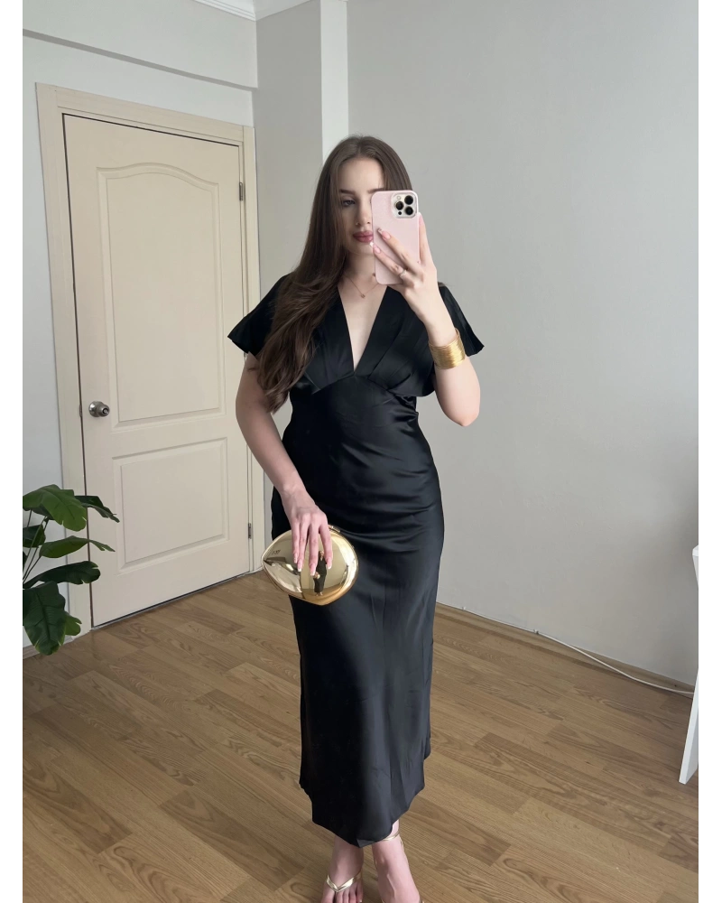 Siyah V Yaka Crep Saten Elbise