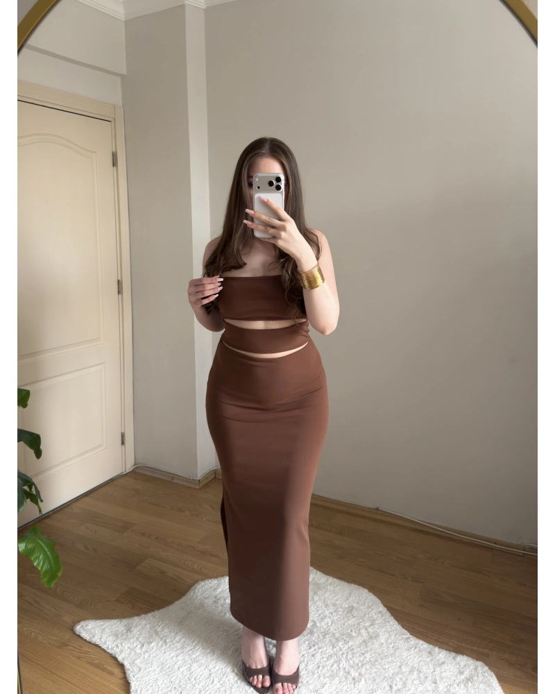 Straplez Dekolteli Uzun Kahve Elbise