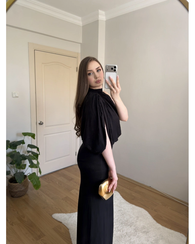 Tek Kollu Siyah Elbise