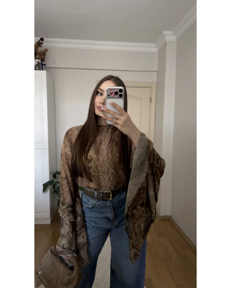 Volan Detaylı Desenli Tül Bluz