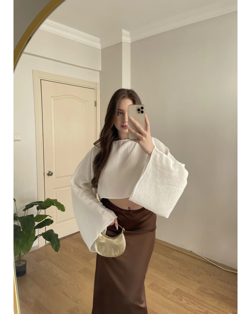 Yarasa Kollu Beyaz Crop Bluz