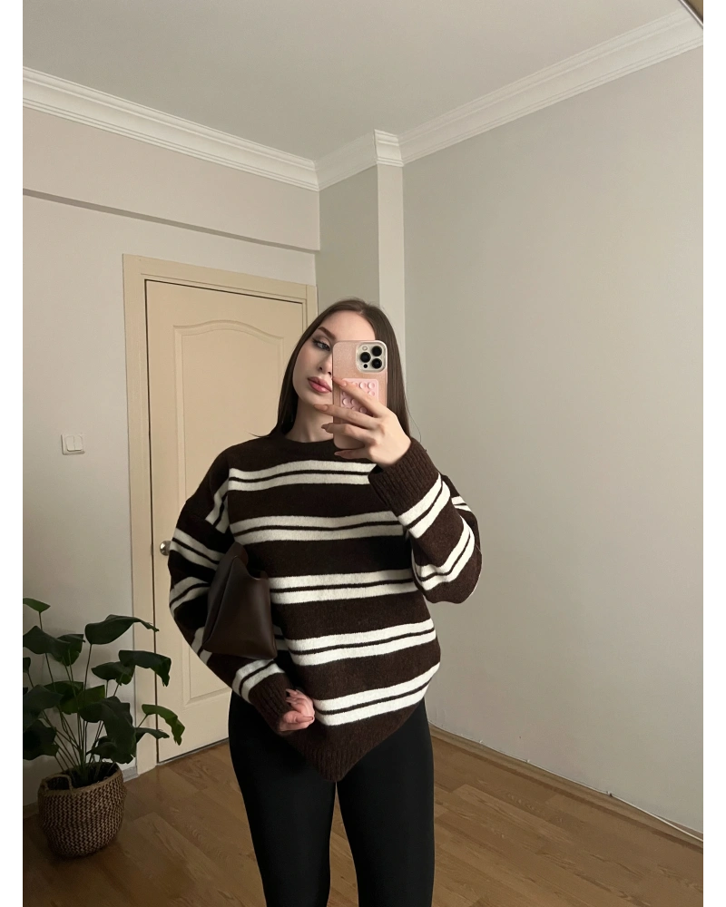 Yumuşak Dokulu Çizgili Kahverengi Kazak