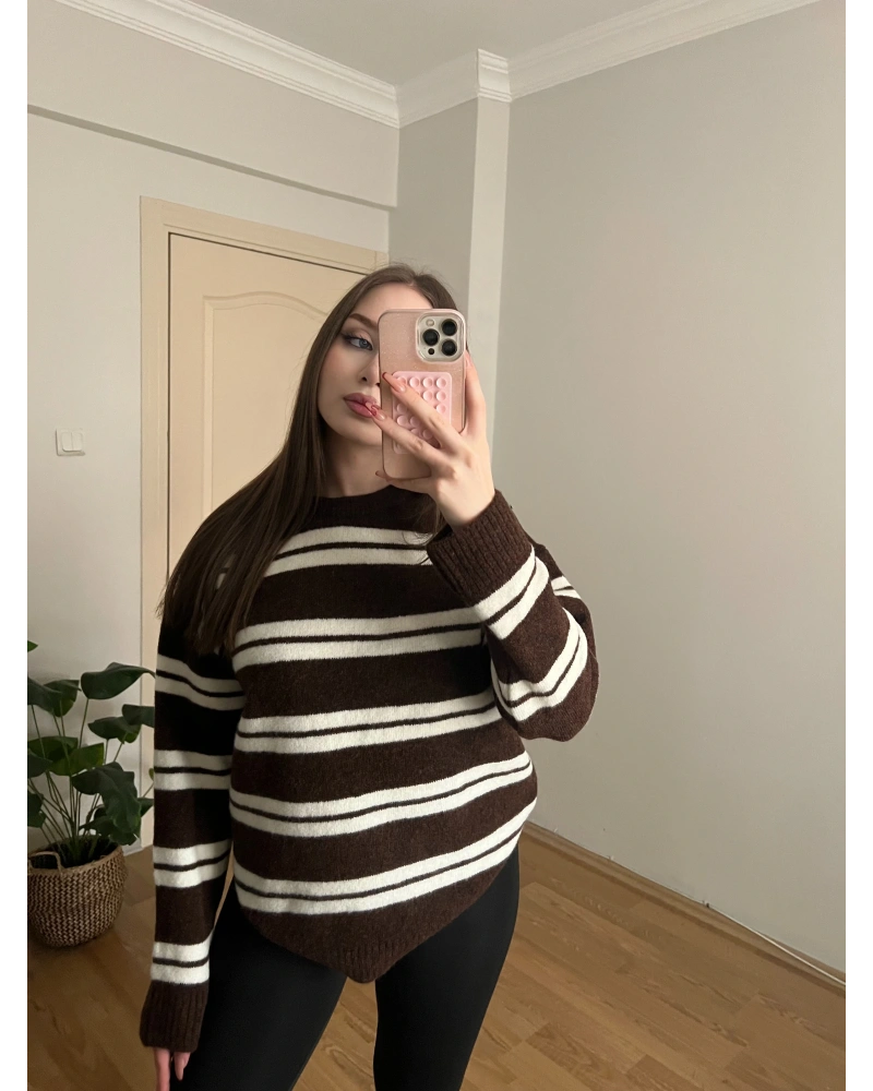 Yumuşak Dokulu Çizgili Kahverengi Kazak