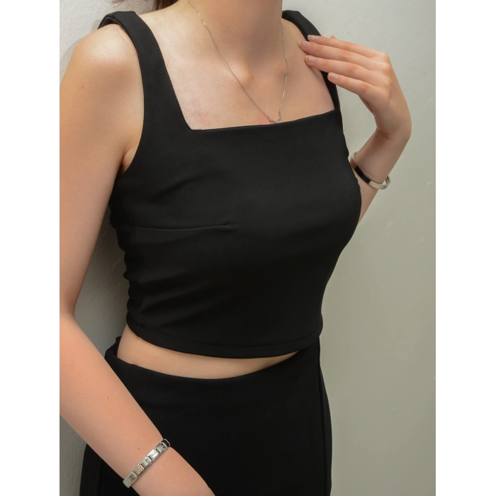 Kare Yaka Siyah Crop