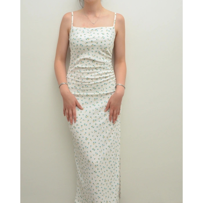 Mavi Çiçek Detaylı Beyaz Elbise